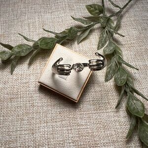 Size 8 | Vintage Silver Double-Finger Diamond Ring with Hugging Hangs